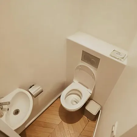 Eiffel Tower View Luxury 2br For 5 People *