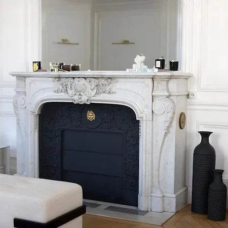 Semesterbostad Eiffel Tower View Luxury 2br For 5 People *