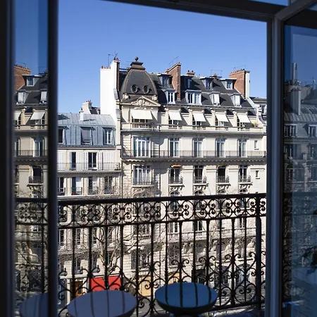 Eiffel Tower View Luxury 2br For 5 People Semesterbostad